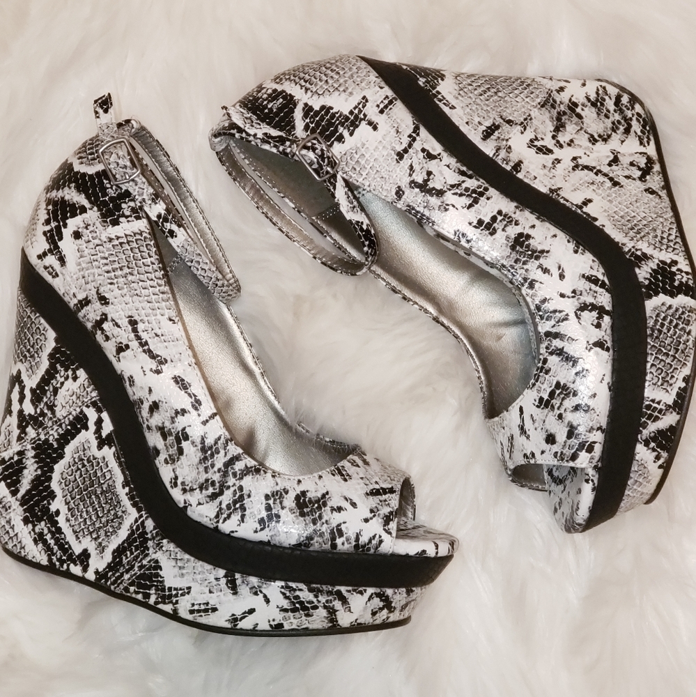Shoes - Picture 2 of 3